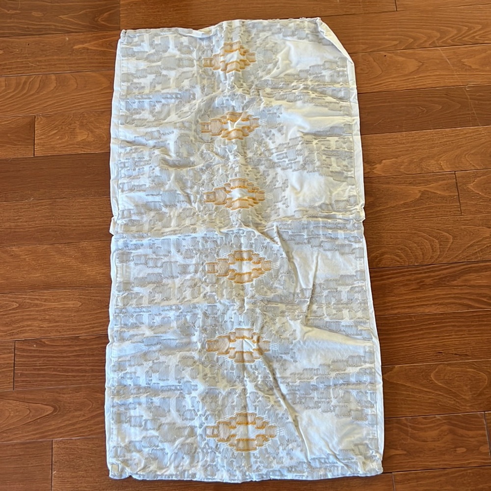 2 pillow shams and duvet cover